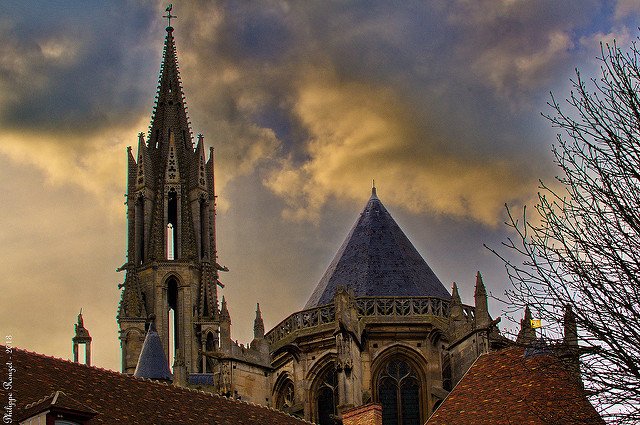 cathédrale historique mystérieuse